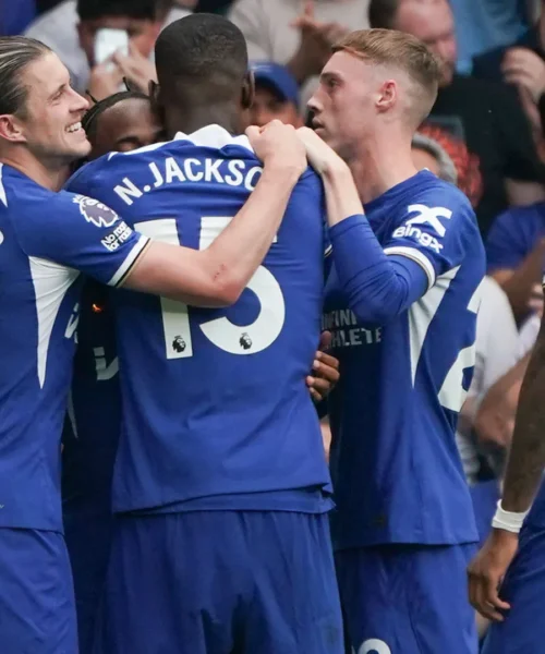 Una montagna di soldi per non giocare: le foto della stella del Chelsea