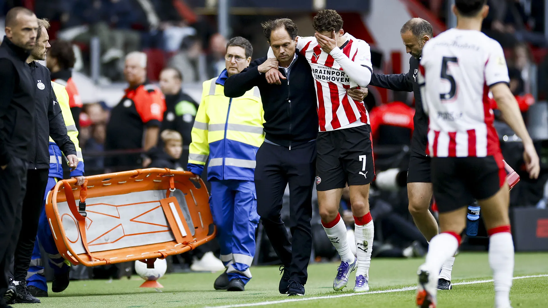 Van Bommel potrebbe essere costretto a restare fermo fino a nove mesi