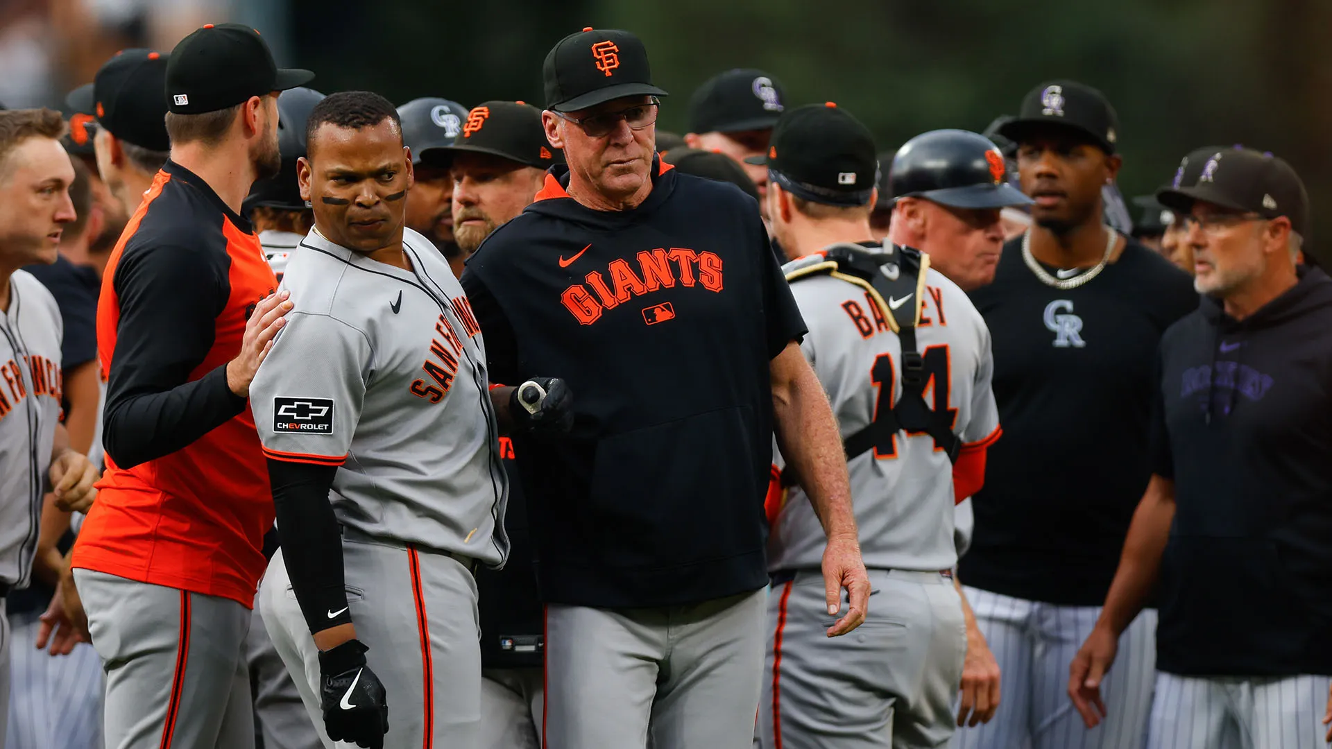 Gli arbitri hanno avuto difficoltà a riportare la calma