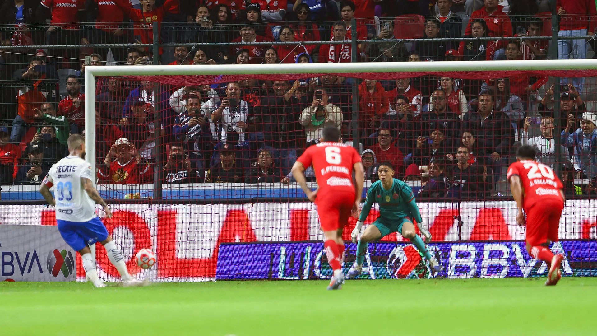 Il difensore spagnolo ha cercato di segnare in stile Panenka, ma il suo pallonetto è stato intercettato dal portiere Hugo González
