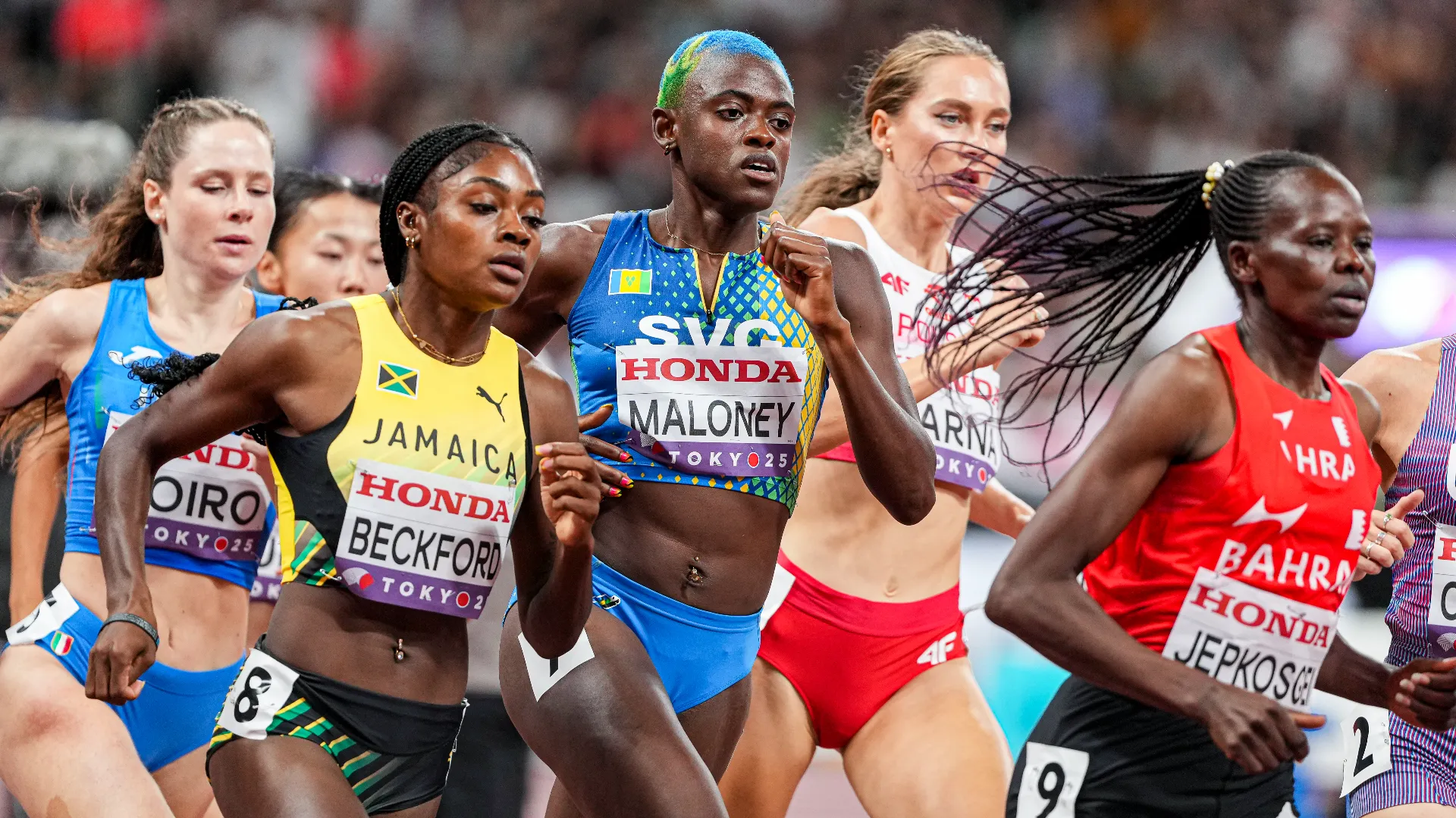 La campionessa si è presentata così agli 800 metri femminili
