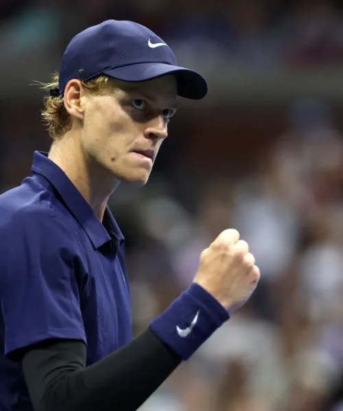 Jannik Sinner devasta Bublik, Mouratoglou gli dà sei 10. Le foto