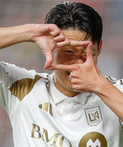 Una notte da sogno per Heung-min Son: tifosi in estasi. Foto