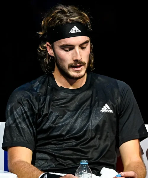 Stefanos Tsitsipas, altro forfait: la sfida in Arabia Saudita con Jannik Sinner è ora in dubbio