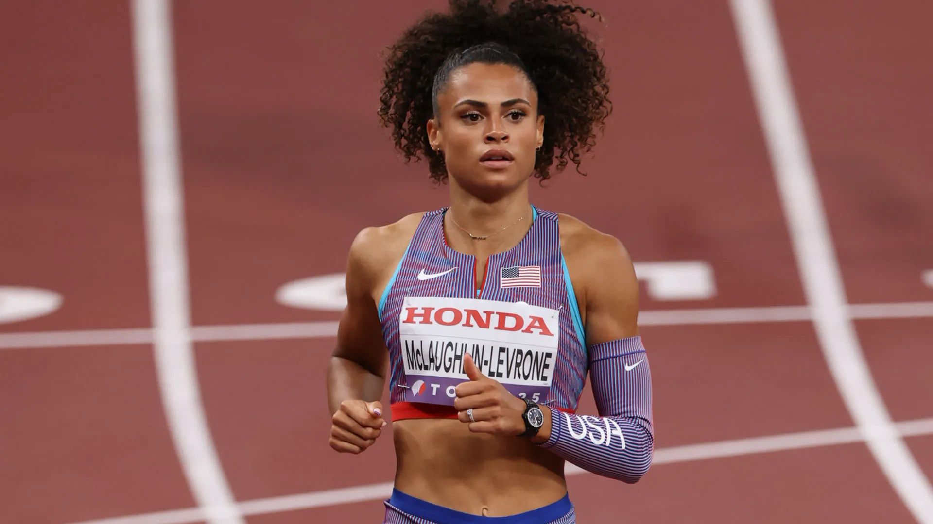 Ai Mondiali del 2022 a Eugene ha vinto l'oro nei 400m ostacoli e nella staffetta 4×400m
