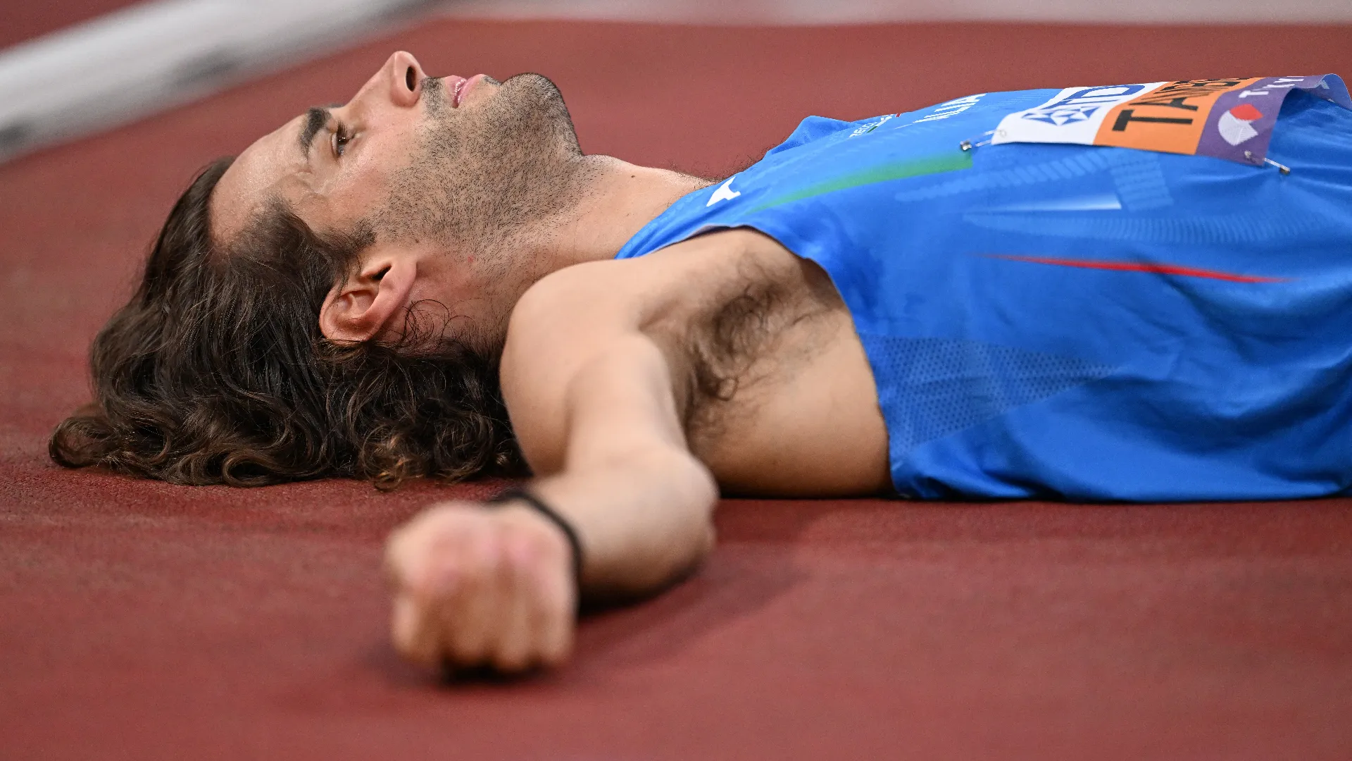 Il fuoriclasse del salto in alto ha patito una bruciante eliminazione dalla sua gara del Mondiale di atletica