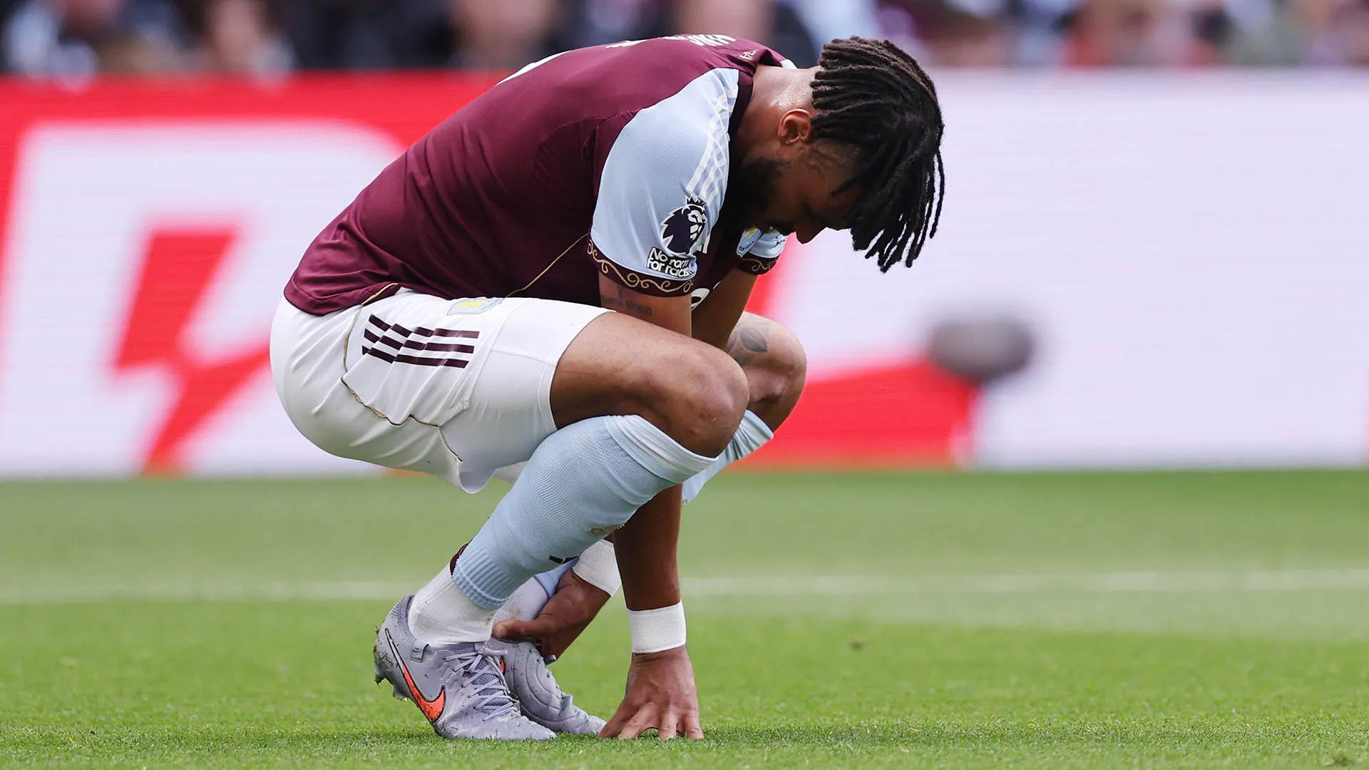 Si è accasciato a terra e ha chiesto il cambio a Unai Emery