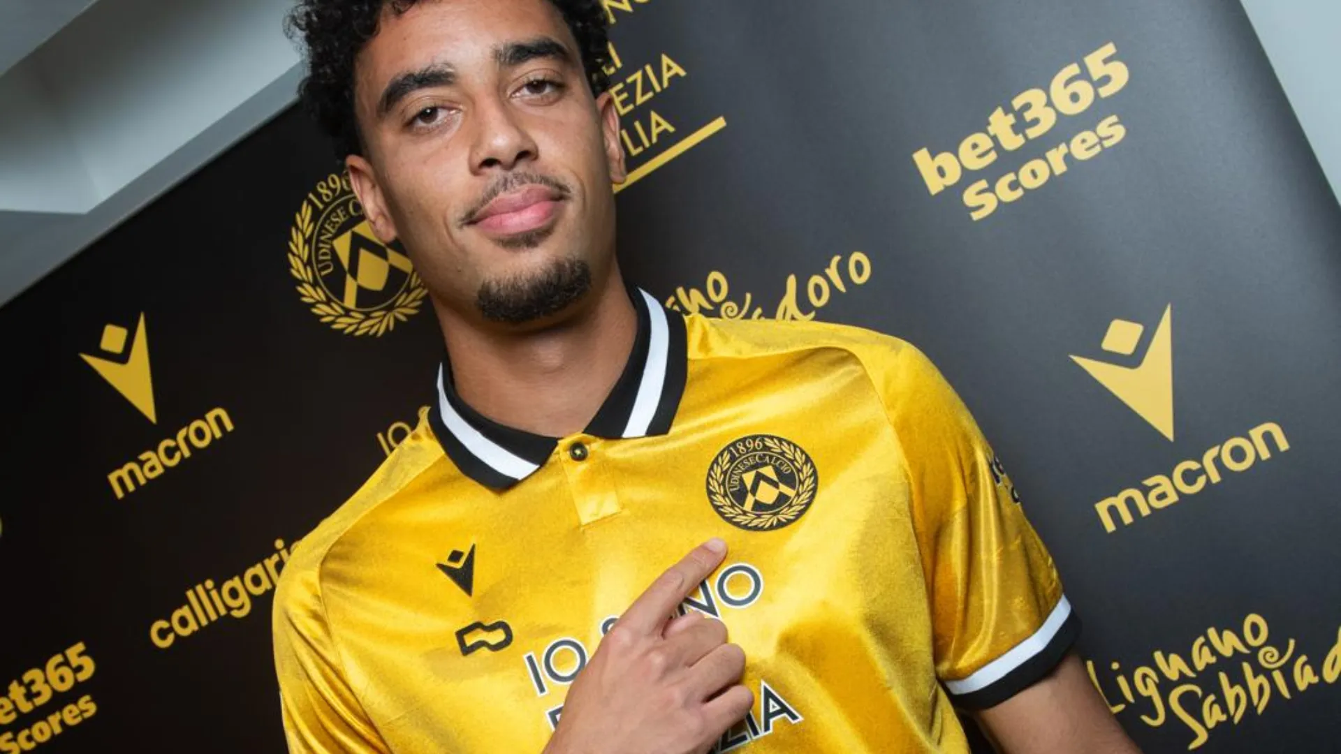 La maglia è un simbolo che unisce performance sportiva, innovazione responsabile e cultura estetica