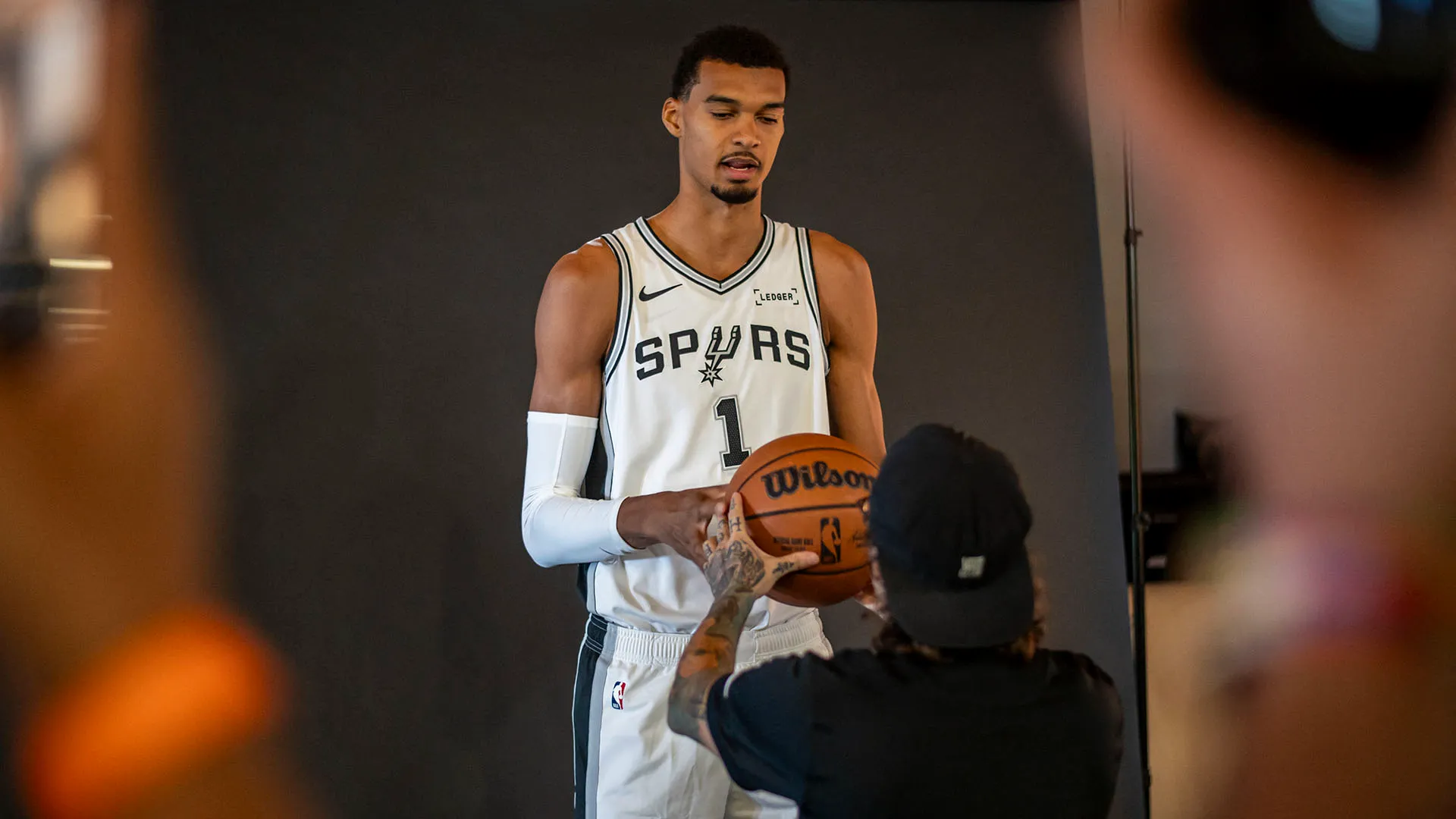 Il gigantesco centro degli Spurs negli ultimi mesi è cresciuto di un altro centimetro e mezzo