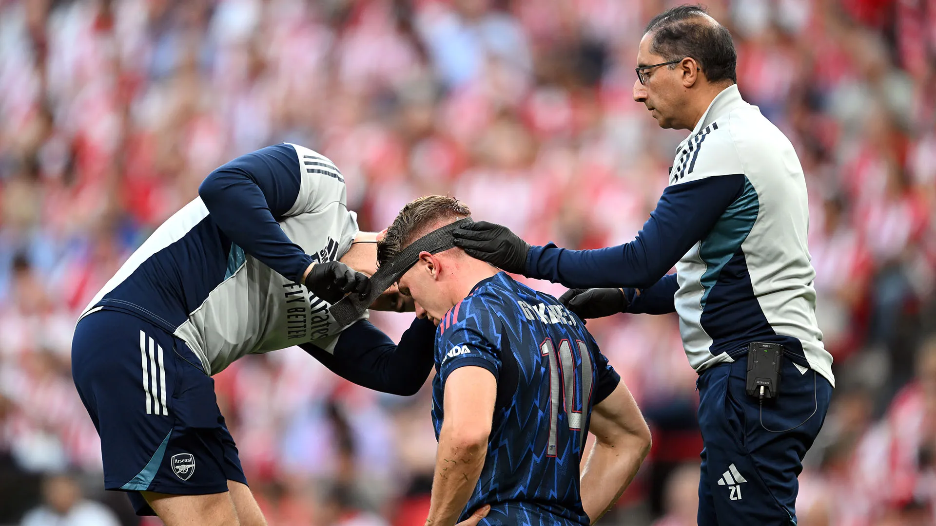 Gyokeres ha dovuto farsi medicare in campo dallo staff dell'Arsenal