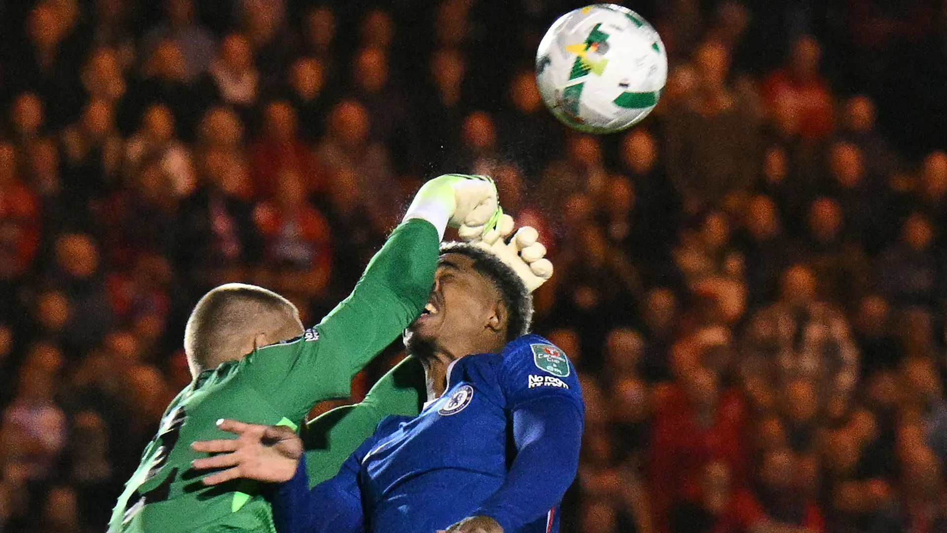 L'ex difensore del Leicester ha ricevuto un durissimo colpo
