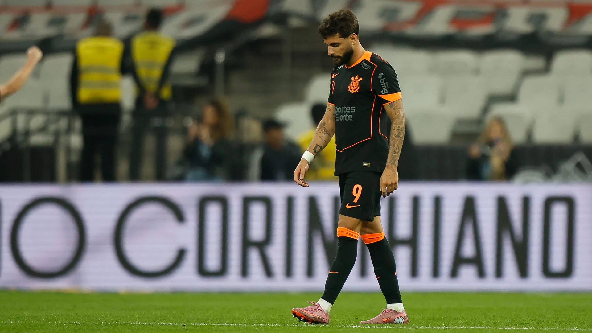 Al 14', Yuri Alberto ha avuto una grande opportunità di portare in vantaggio il Corinthians, ma ha sprecato clamorosamente il rigore