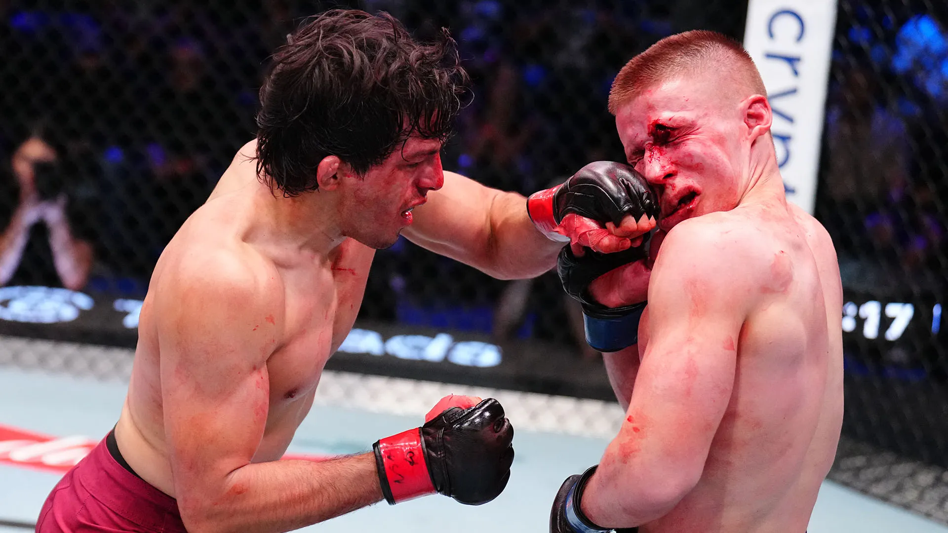 Dana White ha deciso di assegnare a entrambi un bonus da 25'000 dollari per la qualità dello scontro