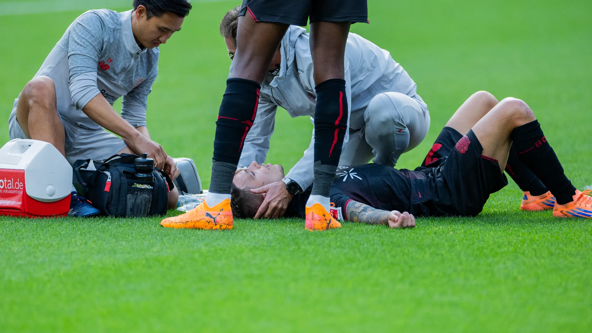 Sugli sviluppi di un calcio d'angolo Alejandro Grimaldo si è fatto male
