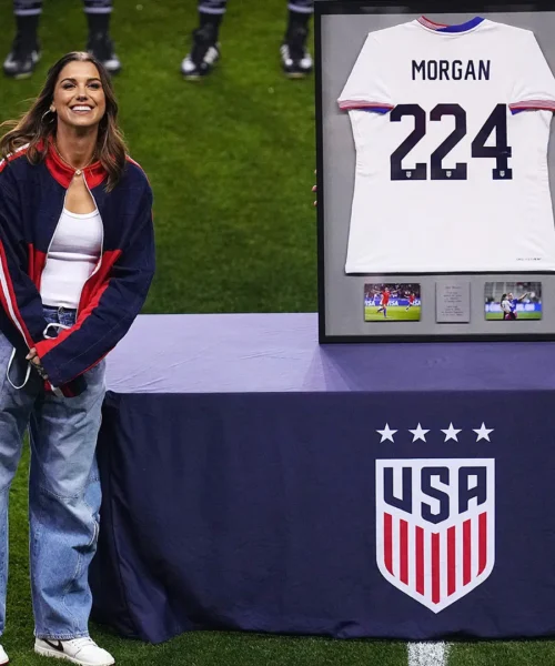 Tutto il mondo si inchina ad Alex Morgan, le foto dell’emozionante cerimonia