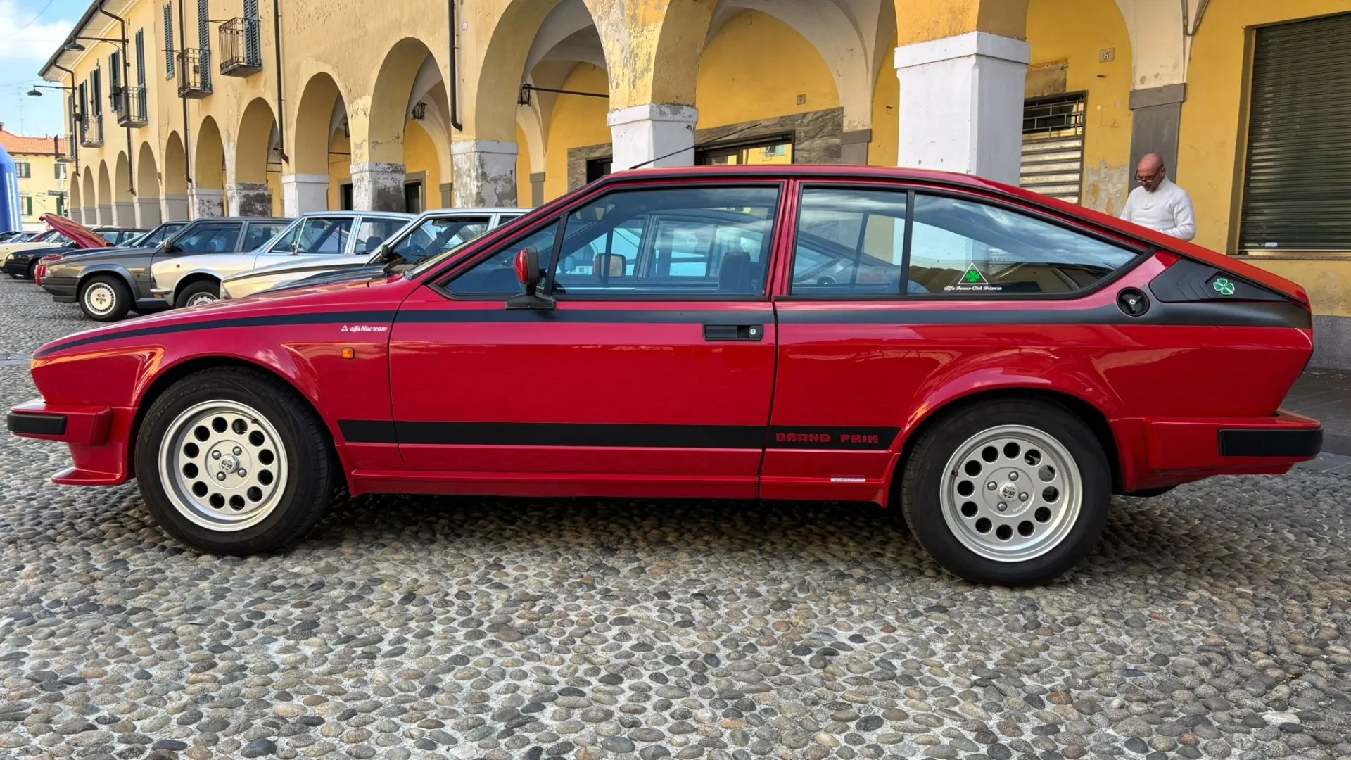 Il colore fu esclusivamente il rosso Alfa 501