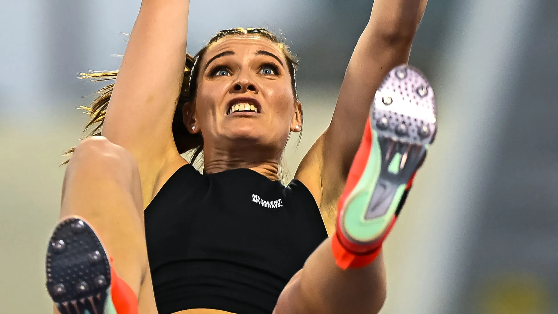 La saltatrice con l'asta canadese, dopo la memorabile medaglia di bronzo conquistata a Parigi 2024, si sta sempre più concentrando sulla sua carriera da modella