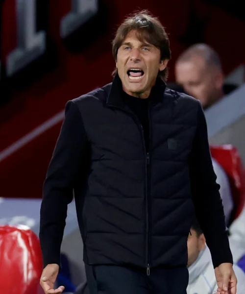 Mercato Napoli, Antonio Conte ce l’ha con i nuovi acquisti: “Troppi”