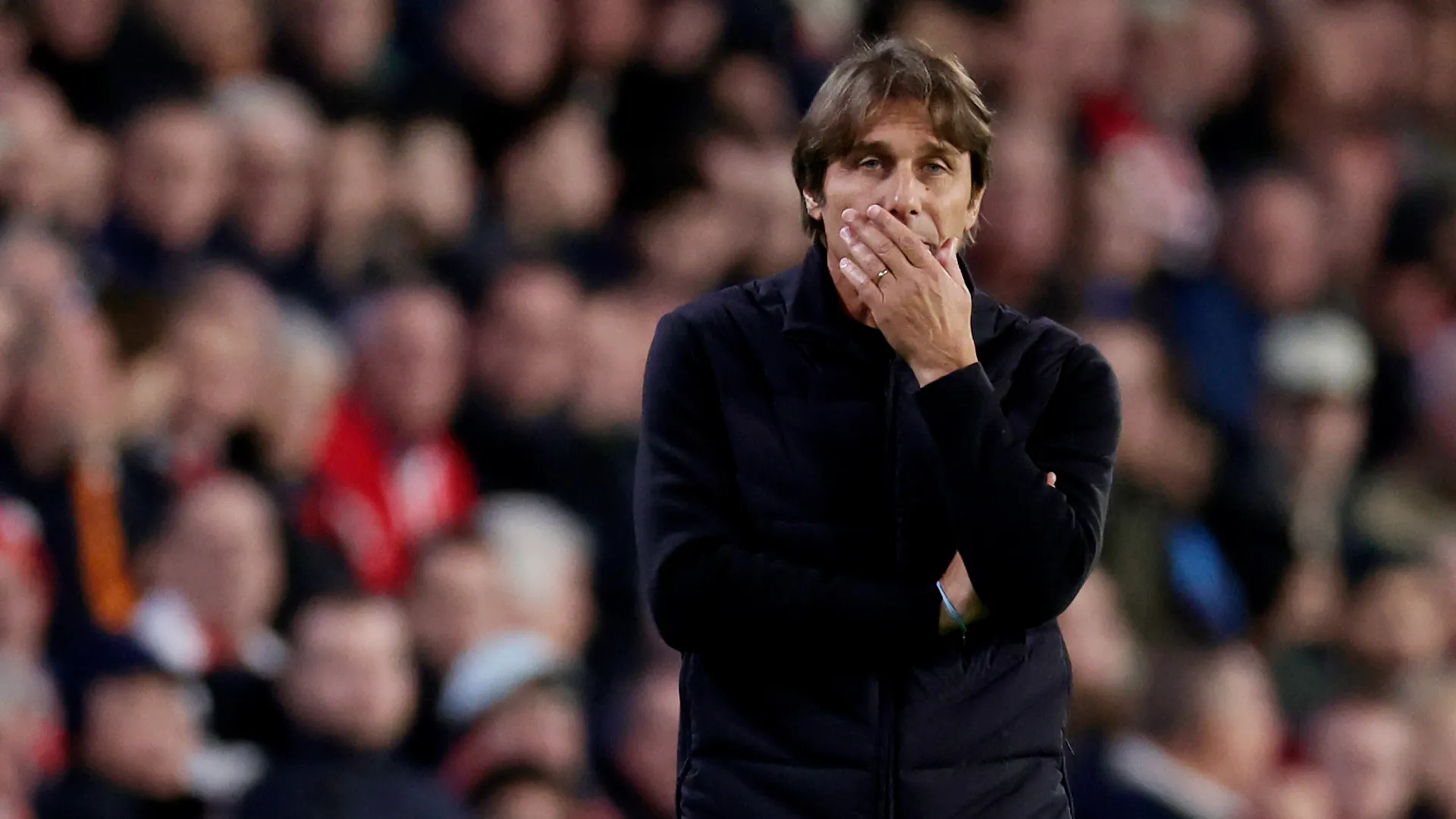 "In estate abbiamo comprato troppi giocatori" ha sentenziato Antonio Conte dopo la gara