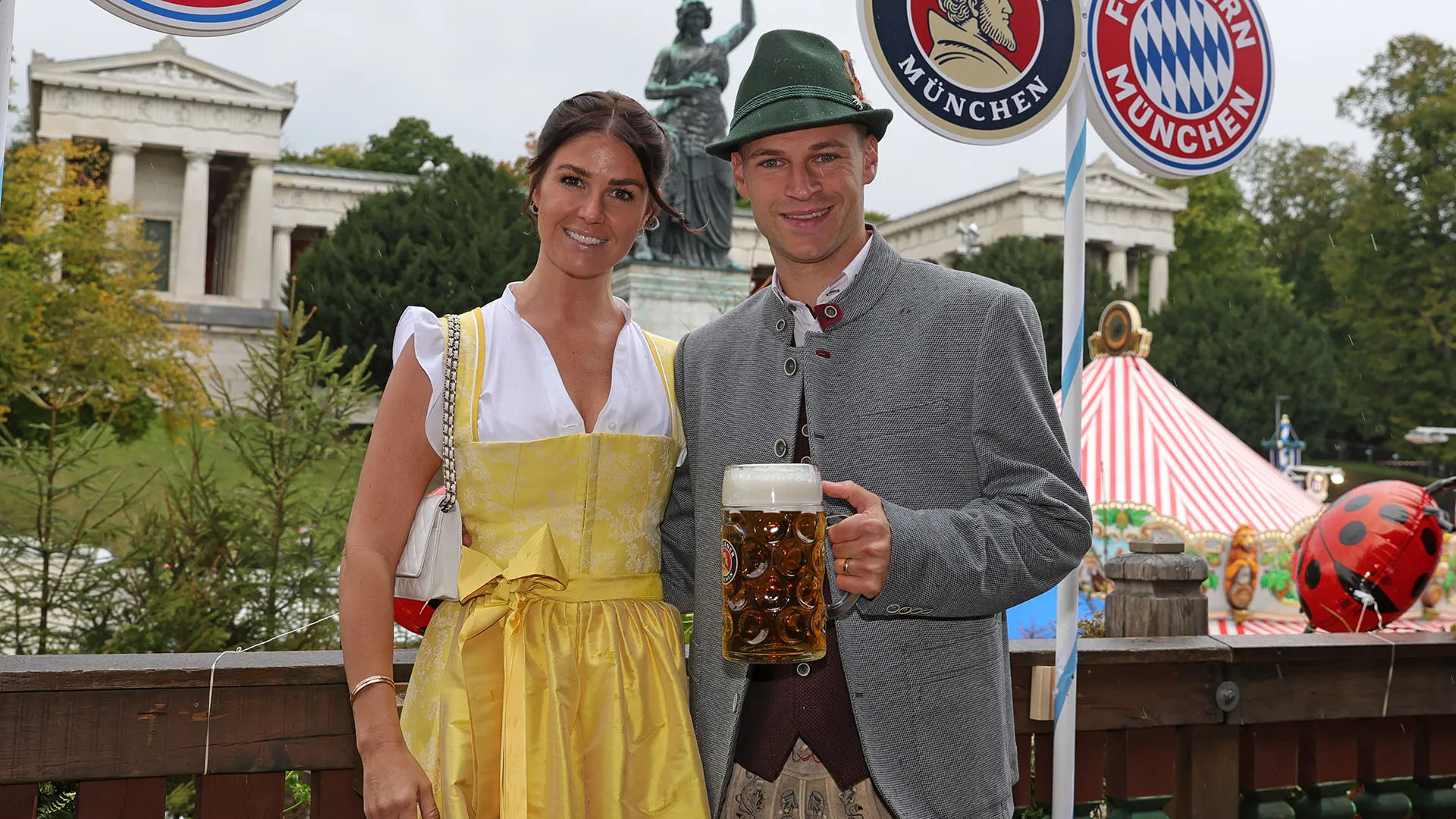 I calciatori hanno deciso di festeggiare all'Oktoberfest la vittoria contro l'Eintracht Francoforte