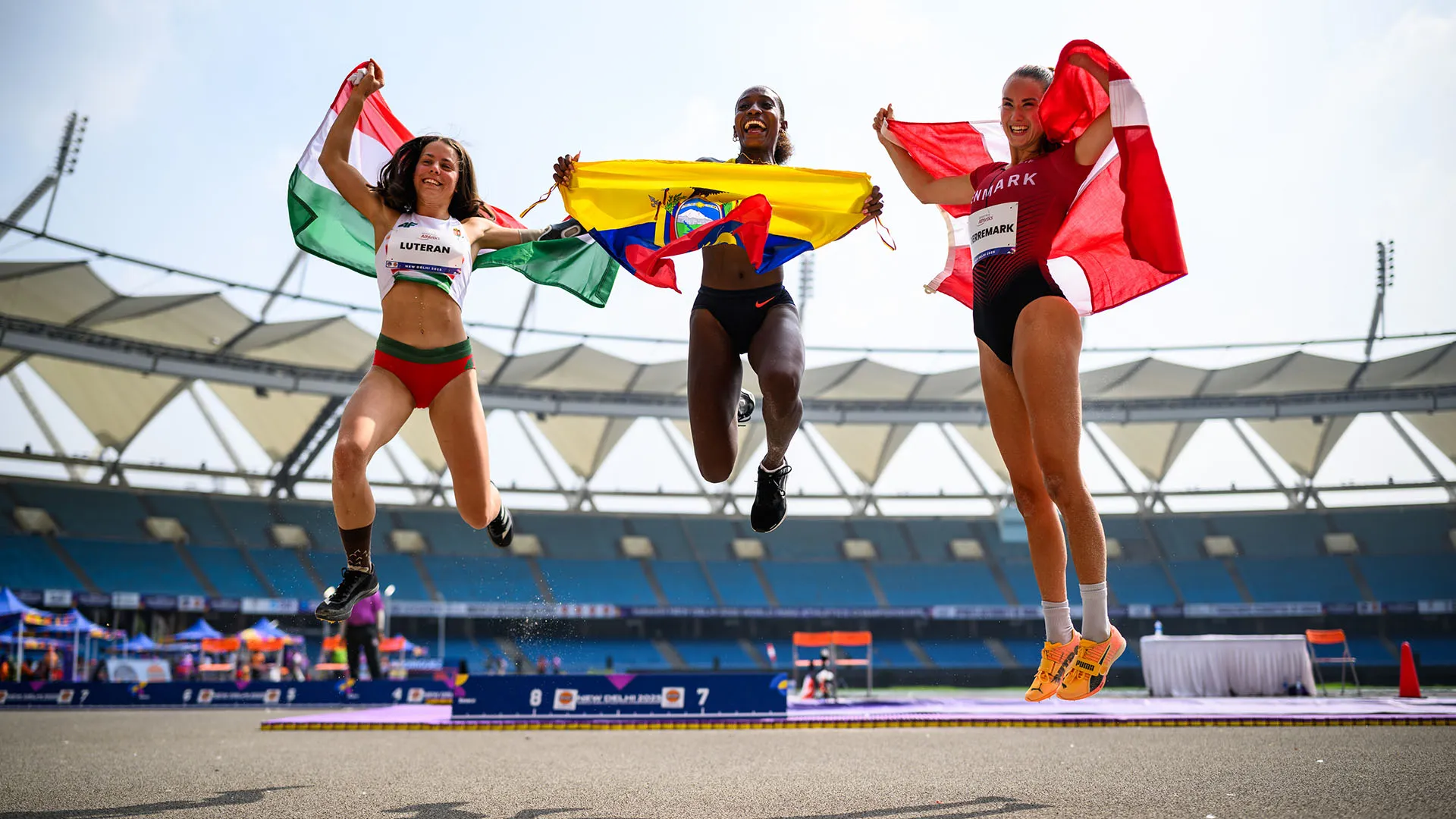 Sul podio con lei l'ecuadoriana Kiara Rodriguez, medaglia d'oro, e l'ungherese Petra Luteran, argento