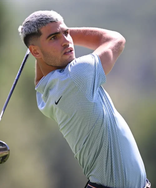 Carlos Alcaraz golfista per un giorno