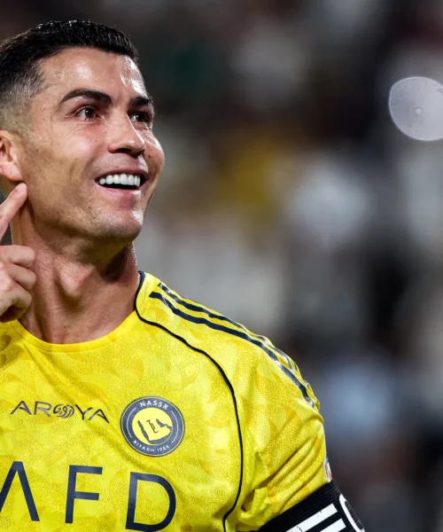 Cristiano Ronaldo tenta Robert Lewandowski: immagini