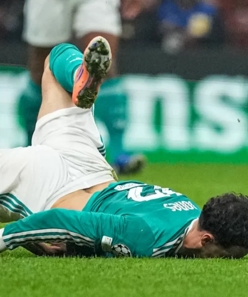 Che dolore! Si schianta di faccia dopo un brutto scontro, le foto
