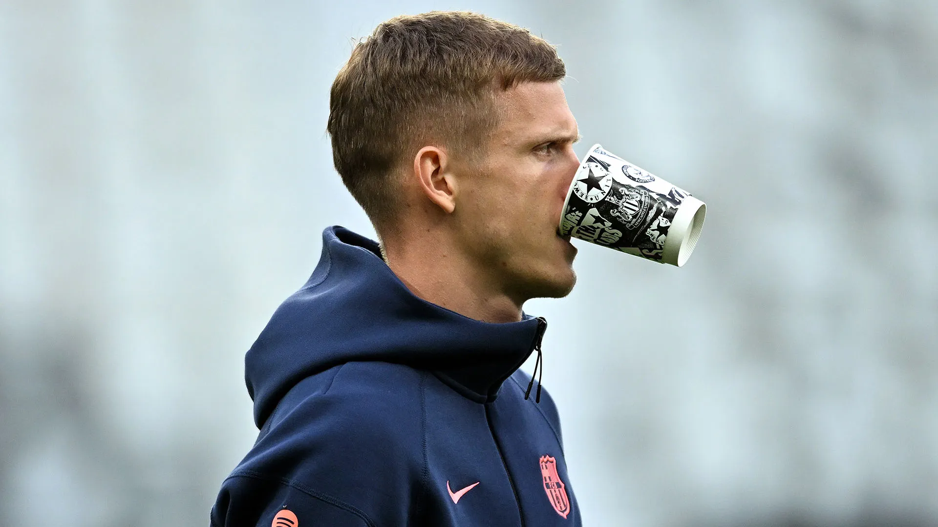 Inoltre Dani Olmo ha vissuto una prima parte di stagione difficile a Barcellona, e ha perso spesso il posto da titolare nella squadra di Hansi Flick