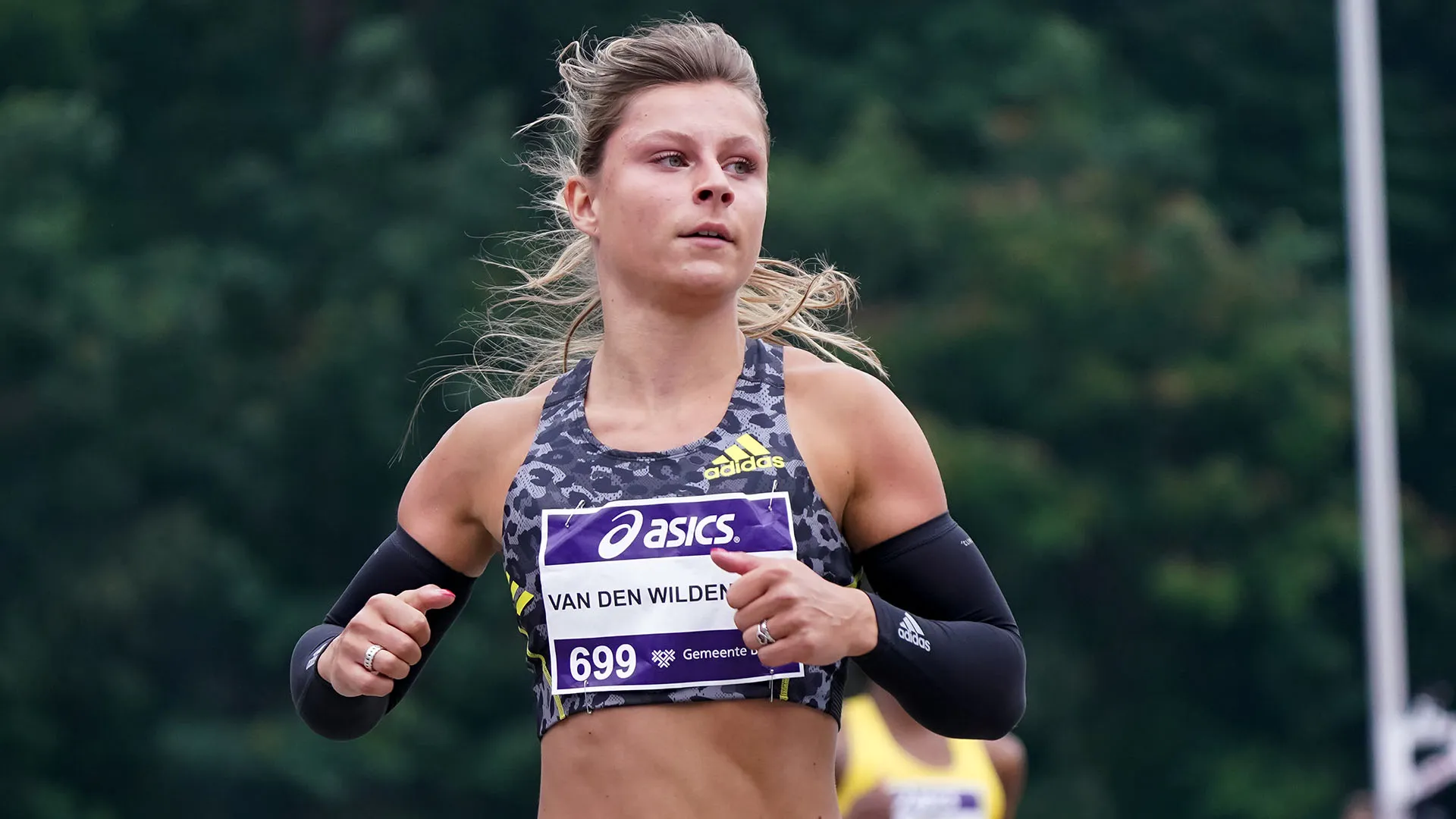 Demi Van Den Wildenberg va forte in pista ma anche sui social
