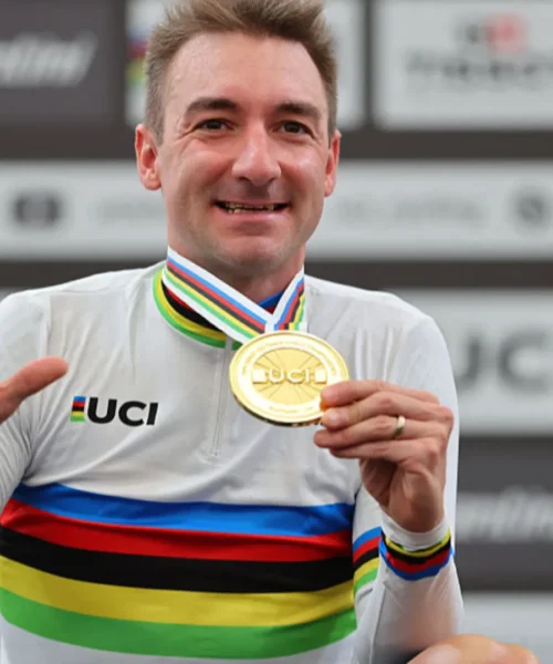 Elia Viviani, addio al ciclismo da favola con la medaglia d’oro ai Mondiali