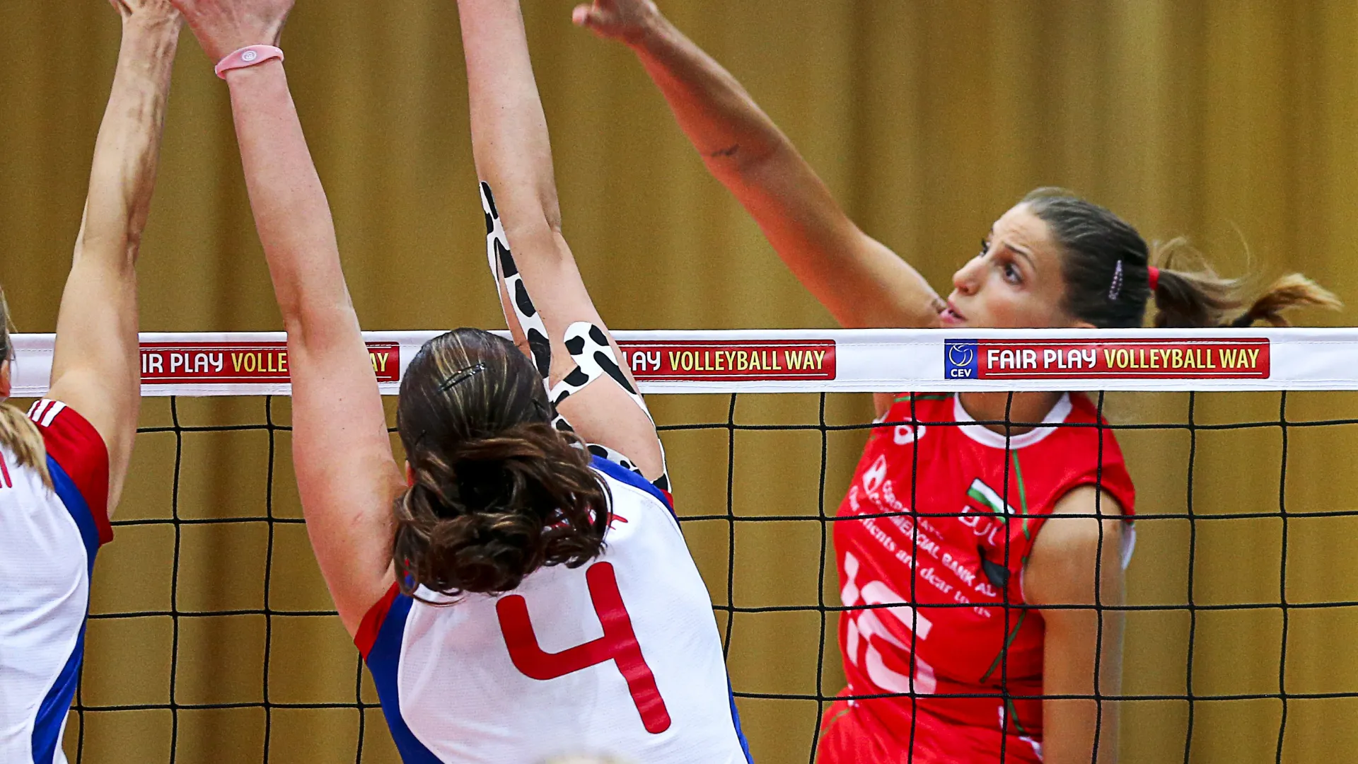 La campionessa bulgara va forte anche sui social...