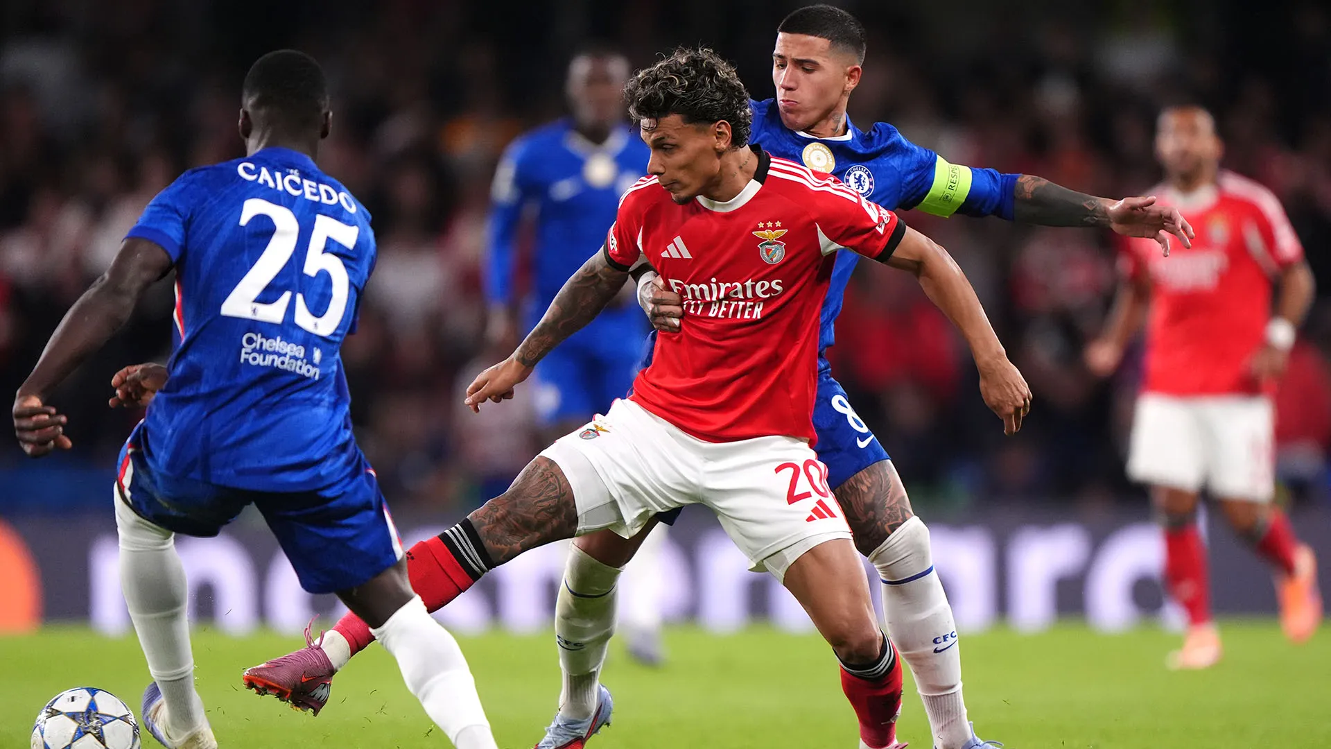 Nonostante ciò, i tifosi portoghesi non hanno mai accettato il trasferimento