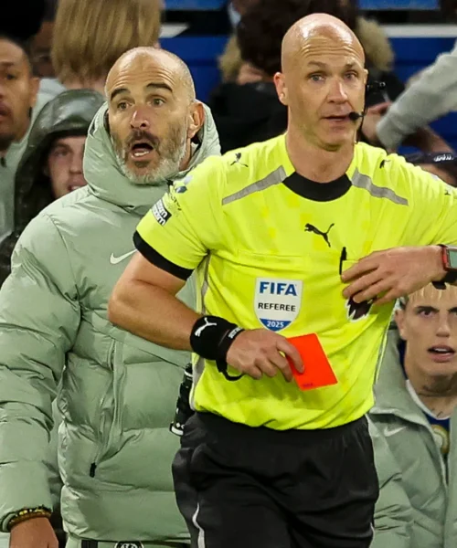 Enzo Maresca cacciato dopo lo show: le foto della sua espulsione
