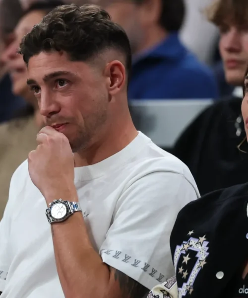 Federico Valverde si consola con Mina Bonino. Immagini