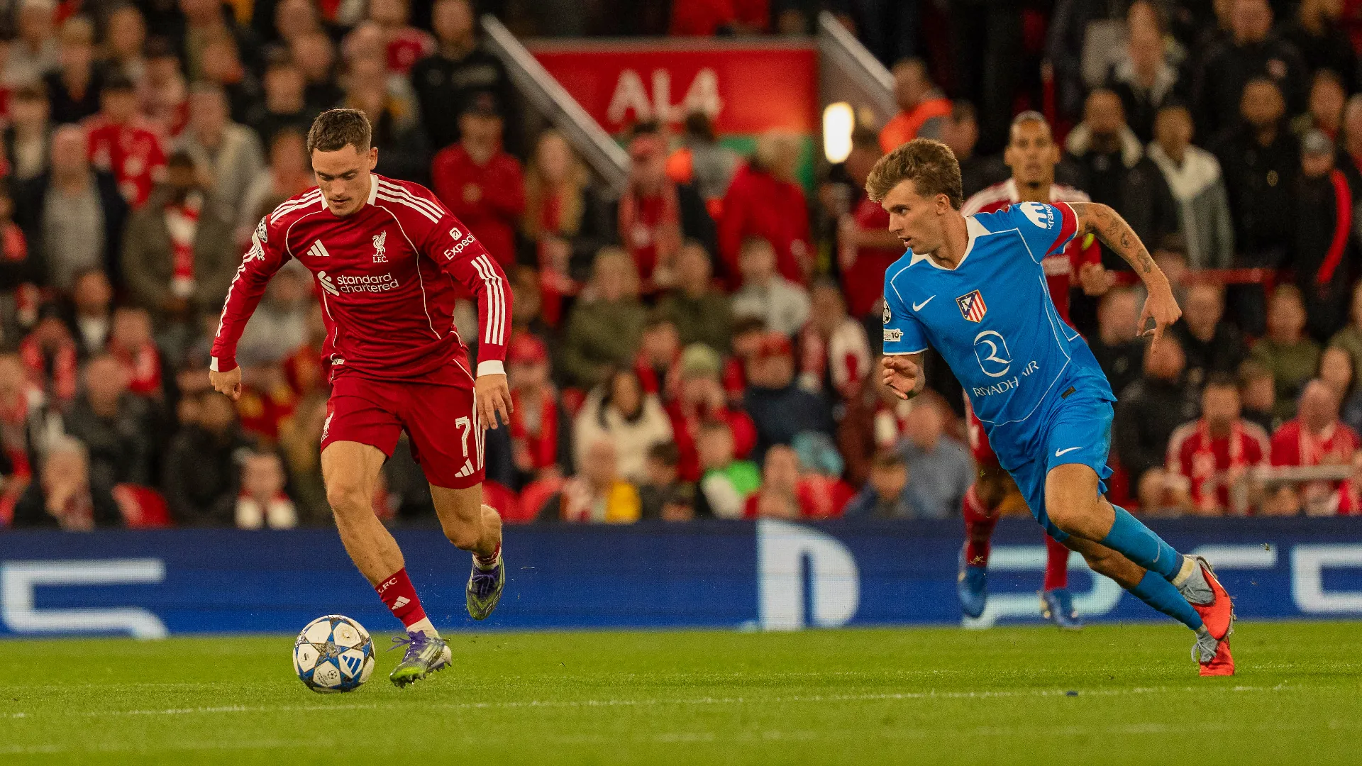 Il campione del Liverpool non è ancora riuscito ad ambientarsi in Inghilterra e sta facendo molta fatica
