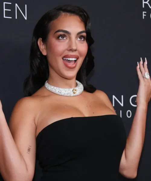 Georgina Rodriguez compie gli anni e mostra il regalo di Cristiano Ronaldo