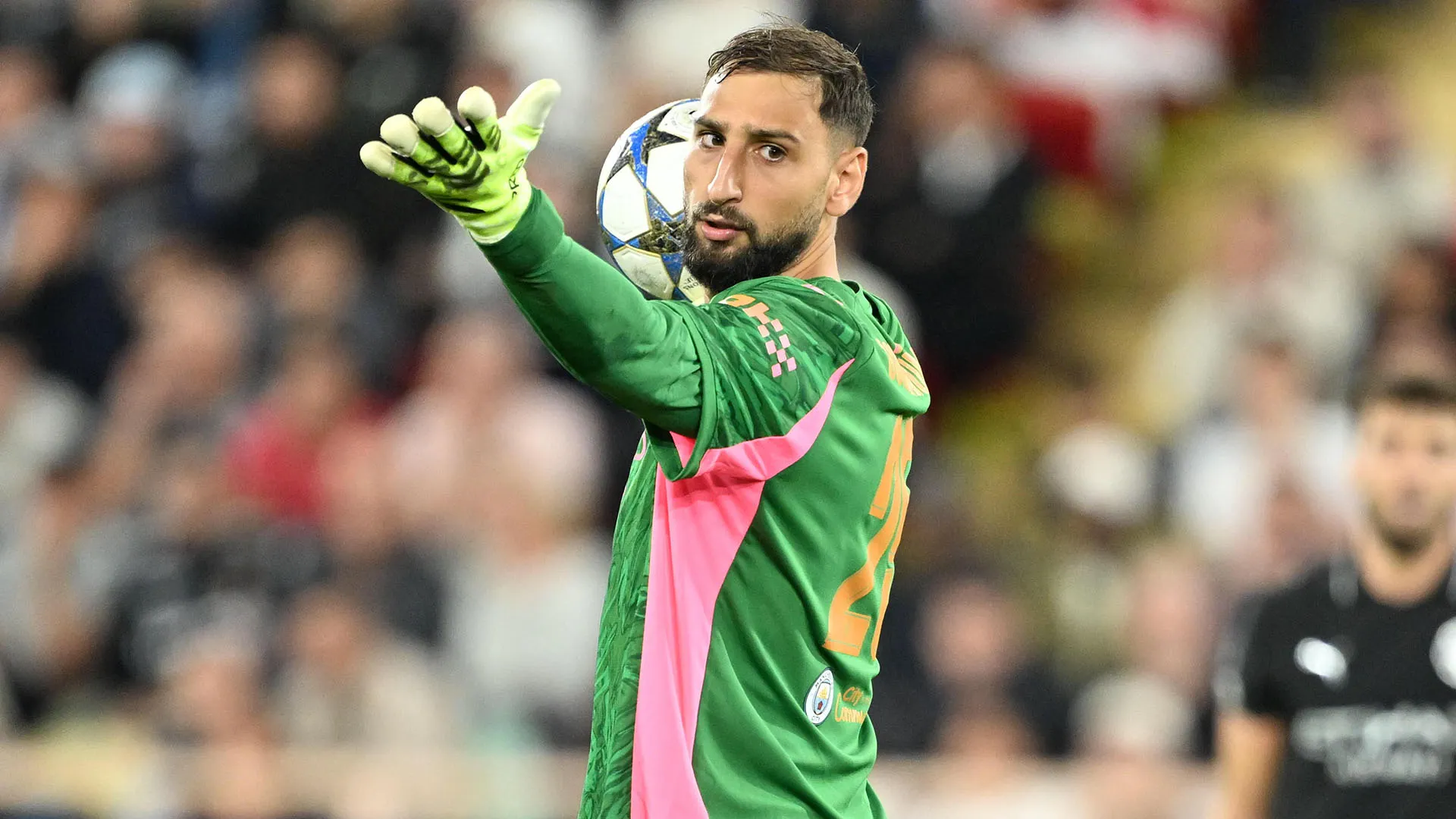 Disordini negli ultimi minuti della sfida tra Monaco e Manchester City
