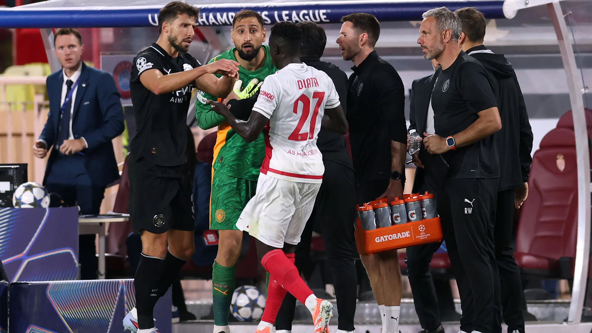 Ruben Dias è arrivato in soccorso del compagno di squadra