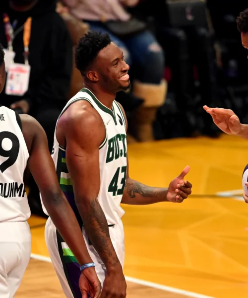 NBA: tutti e tre i fratelli Antetokounmpo insieme ai Milwaukee Bucks