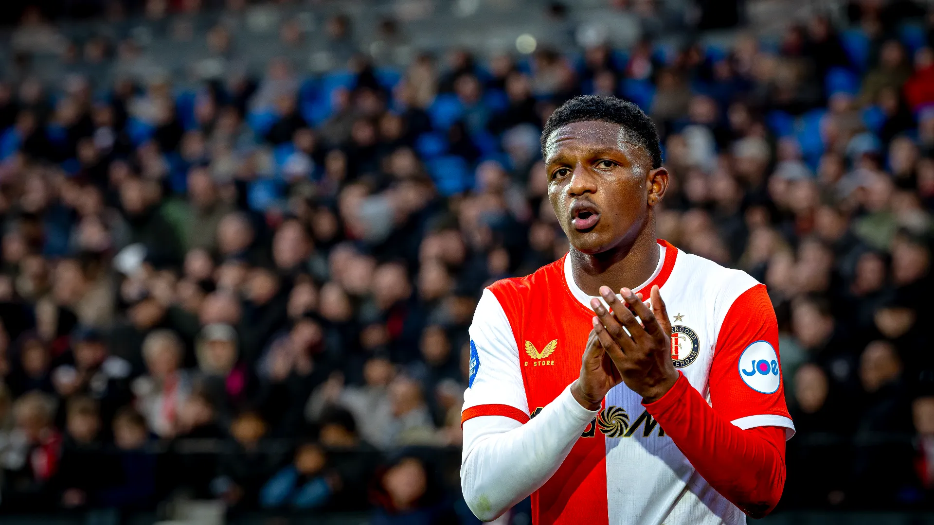 Ha un contratto con il Feyenoord fino al 2029 ma ci sono tantissimi club interessati
