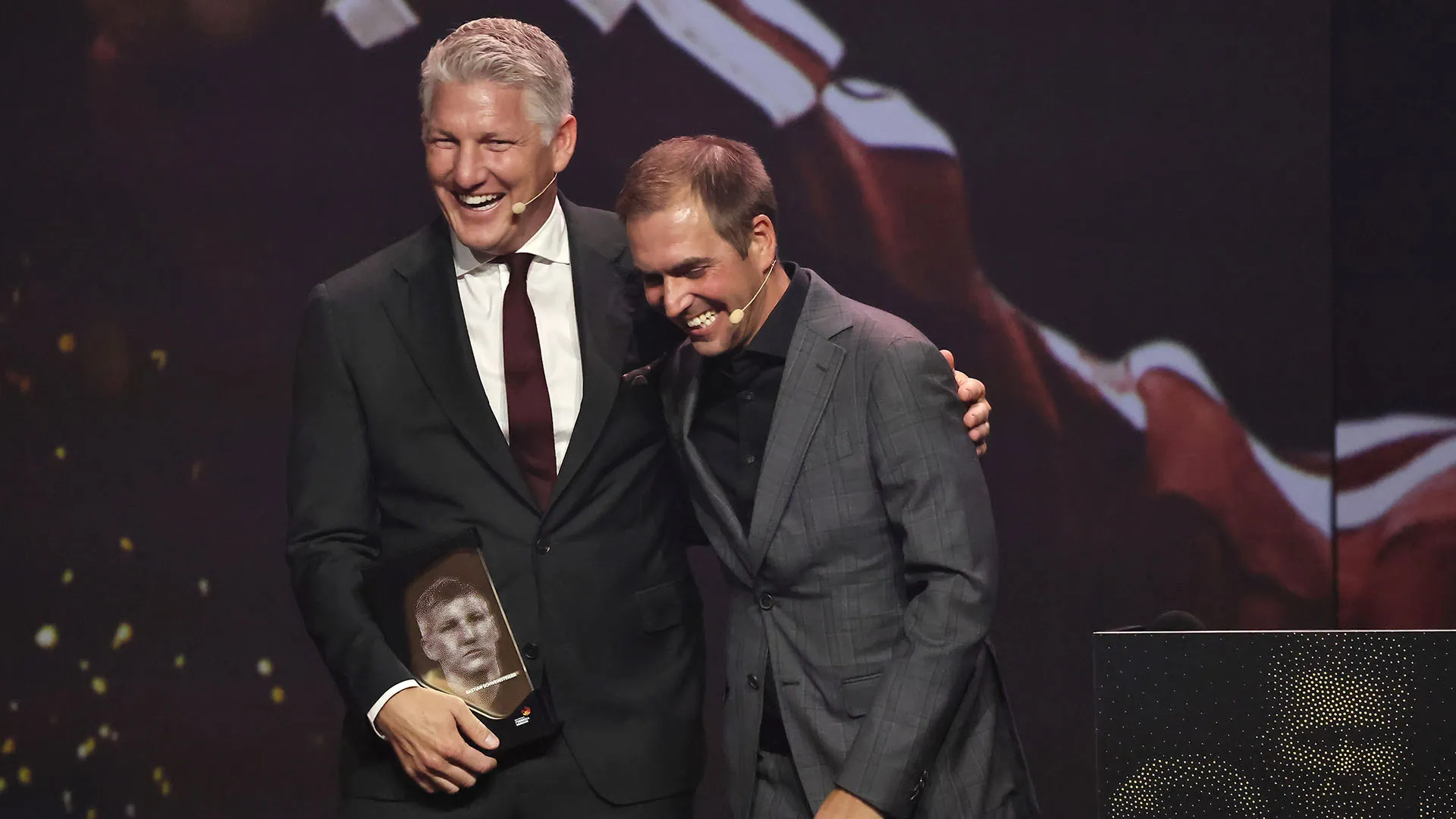 Momento commovente tra Schweinsteiger e Lahm alla Hall of Fame