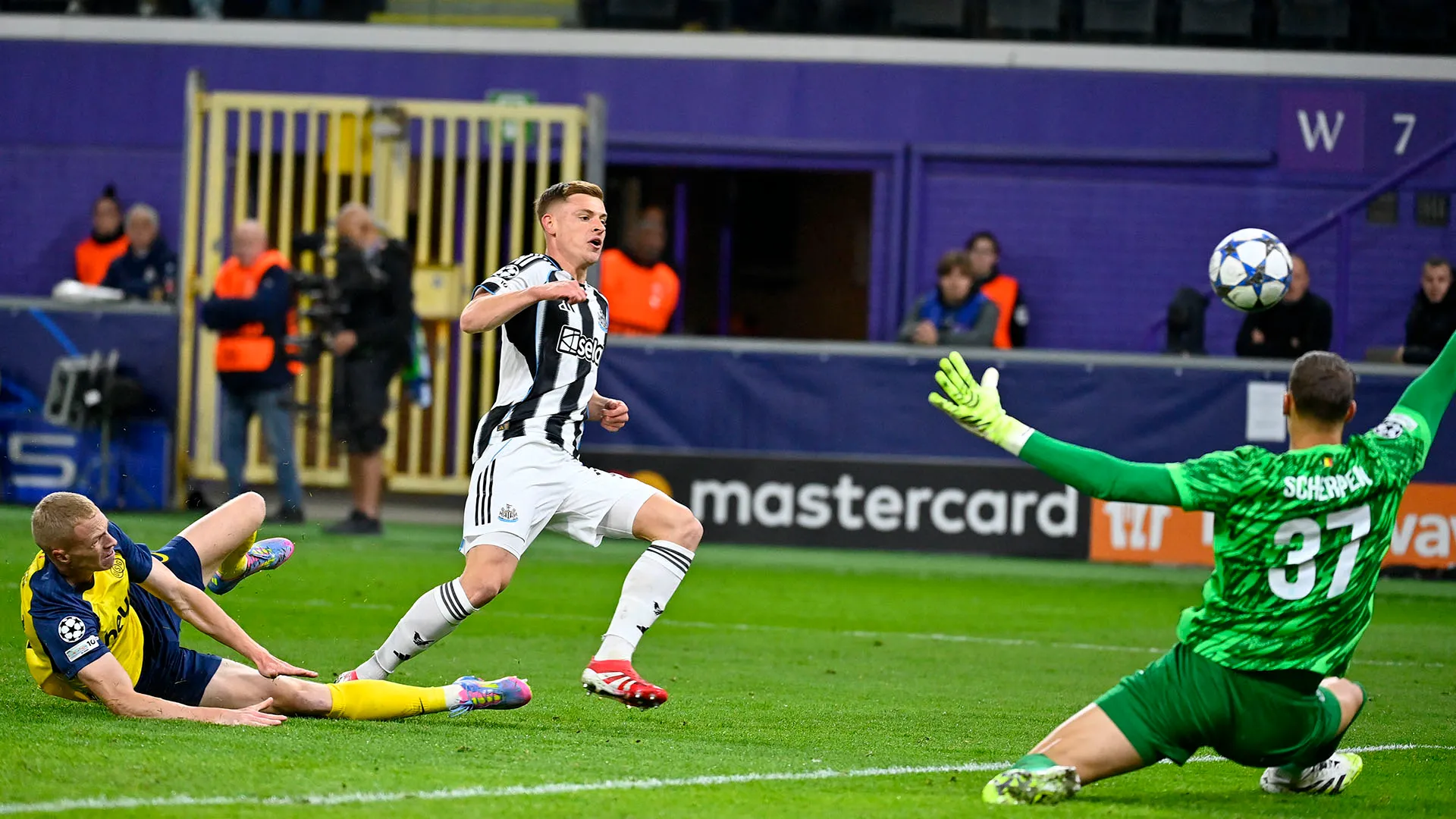 Dopo Woltemade e la doppietta di Gordon, è arrivata anche la rete di Barnes