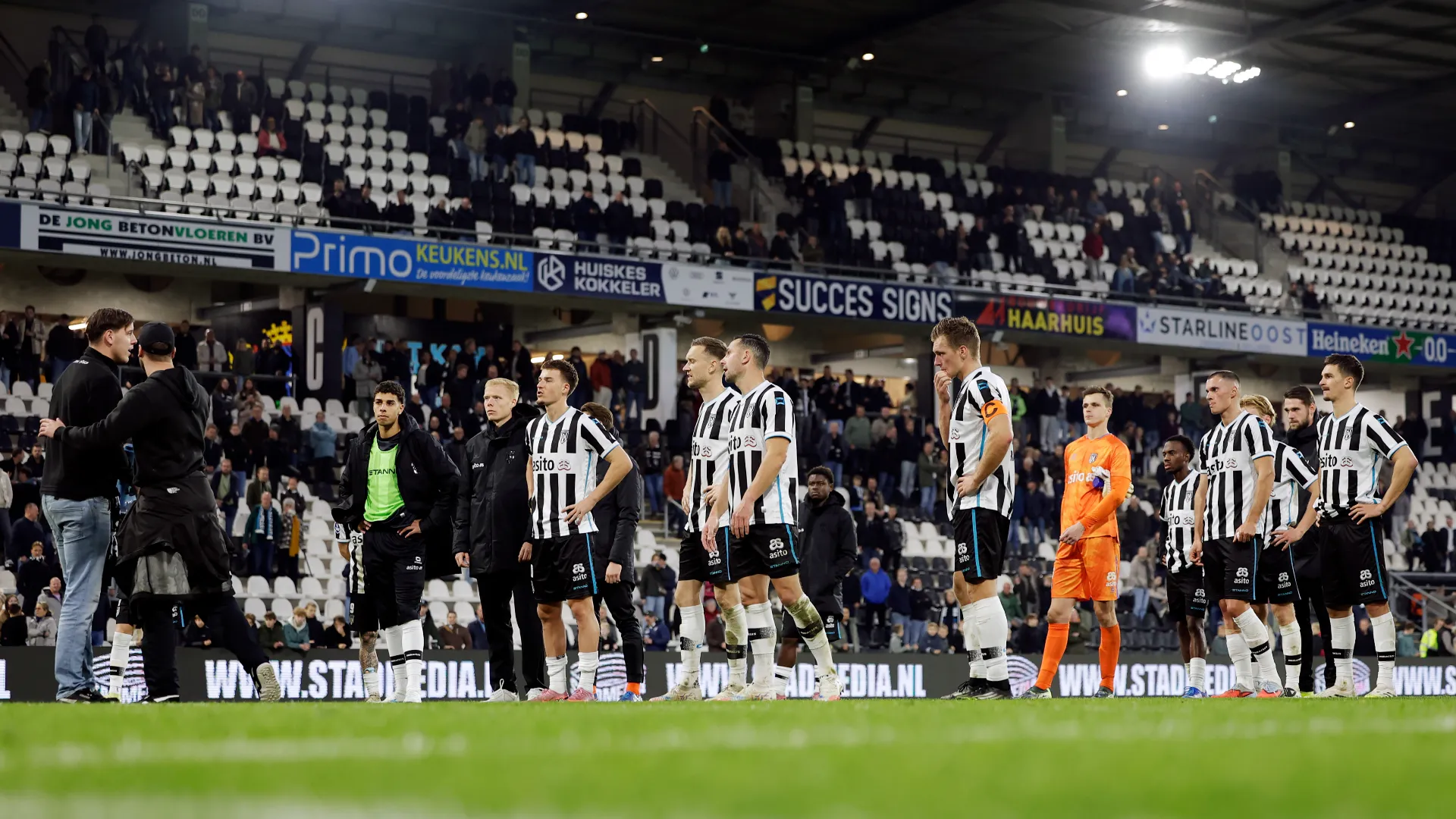 Evidentissimo il malcontento tra i fan dell'Heracles Almelo