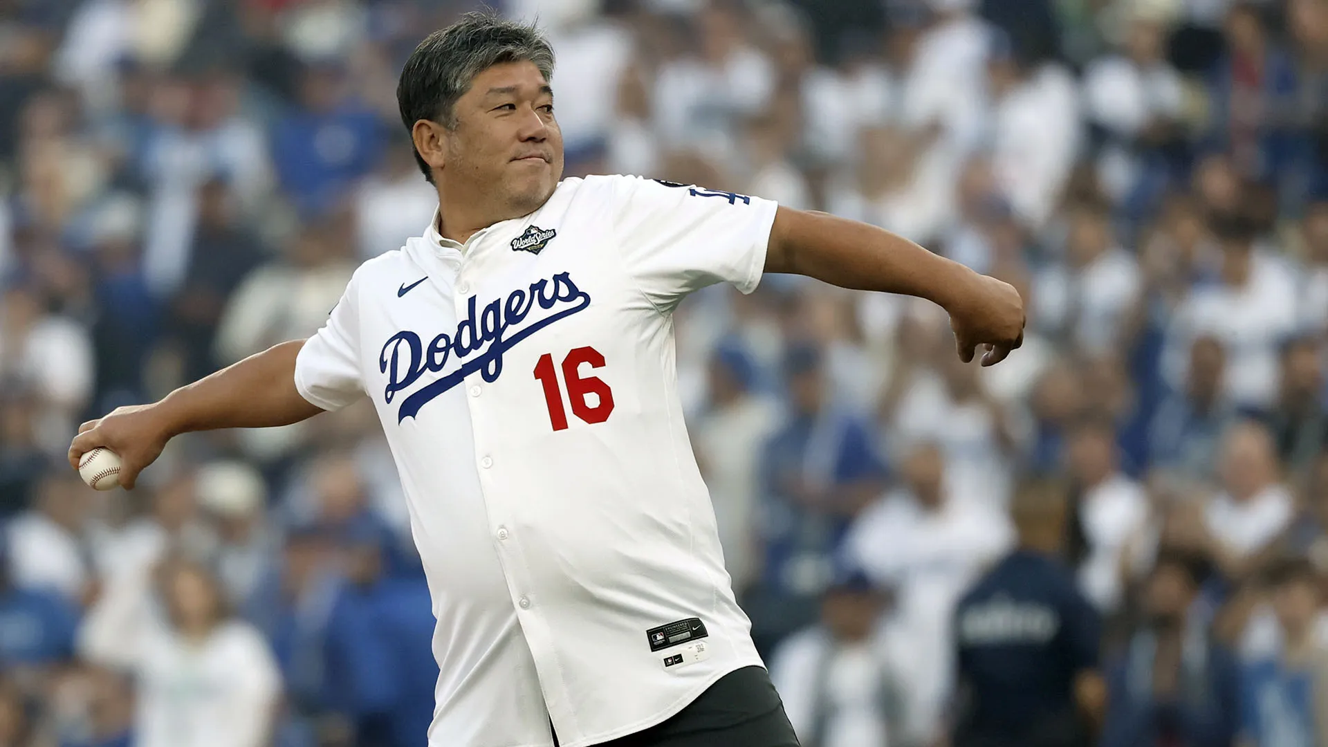 La leggenda Hideo Nomo dà il via alla gara dei Dodgers
