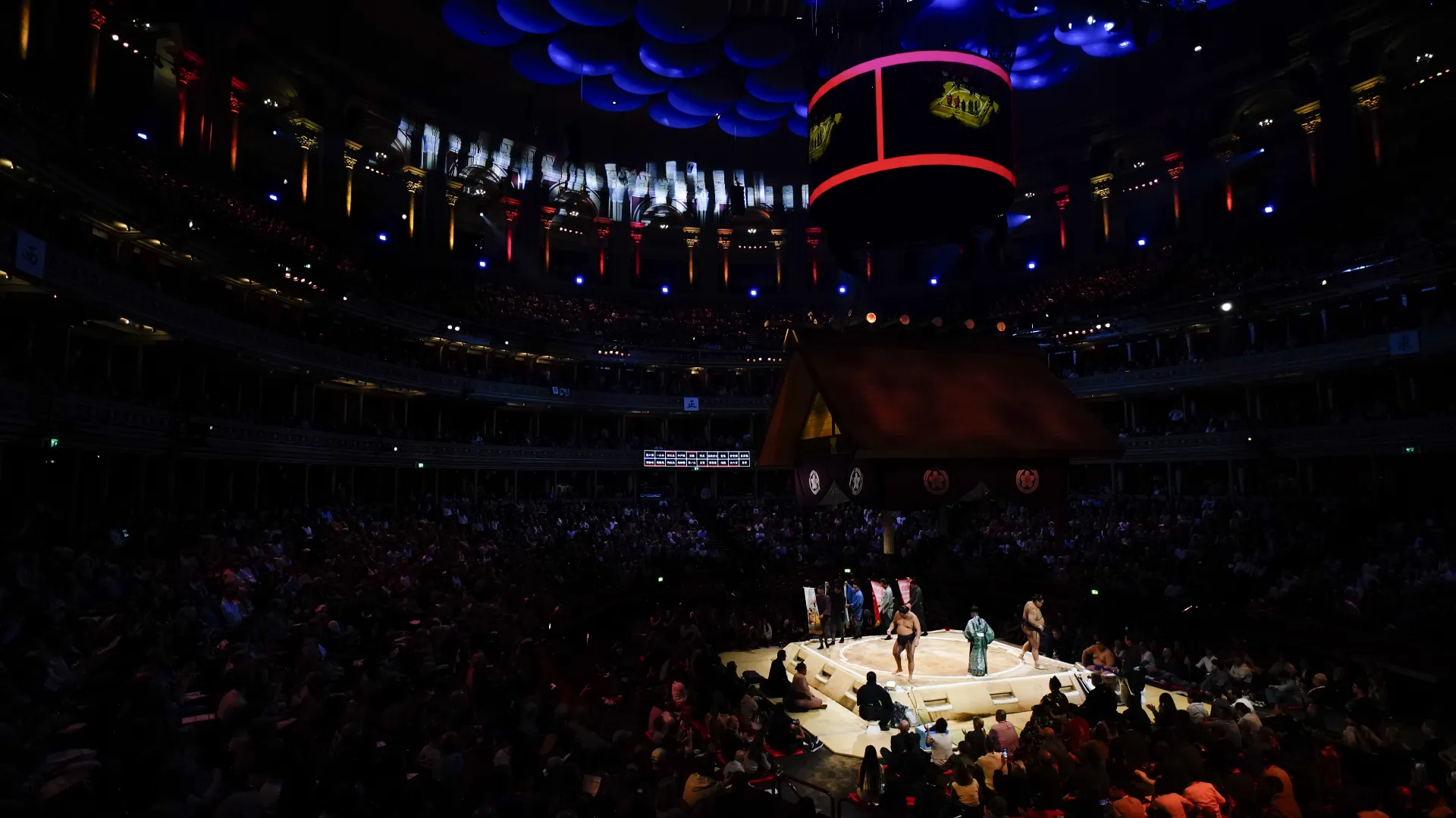 Il pubblico ha risposto benissimo: l'arena è stata sempre piena