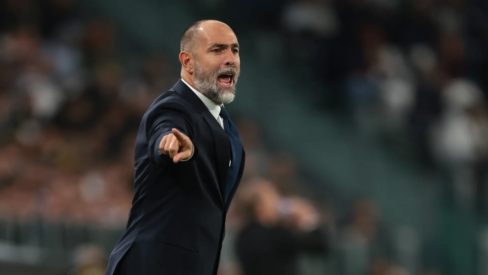 Calcio d'inizio domenica alle ore 12:30