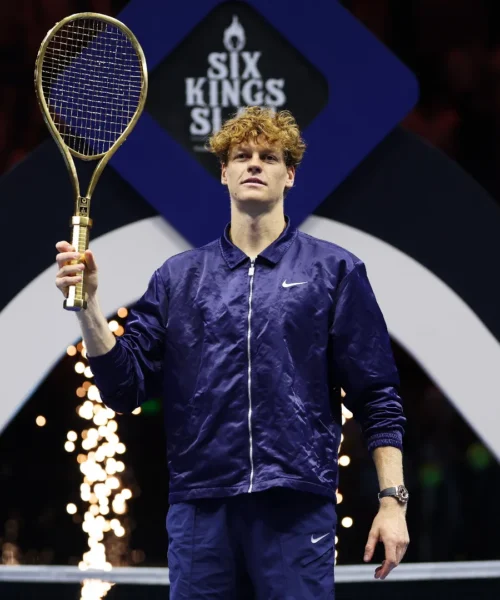 Altro ricchissimo traguardo raggiunto: Jannik Sinner festeggia
