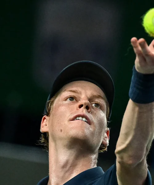 Jannik Sinner fa una promessa per la semifinale del Six Kings Slam con Novak Djokovic