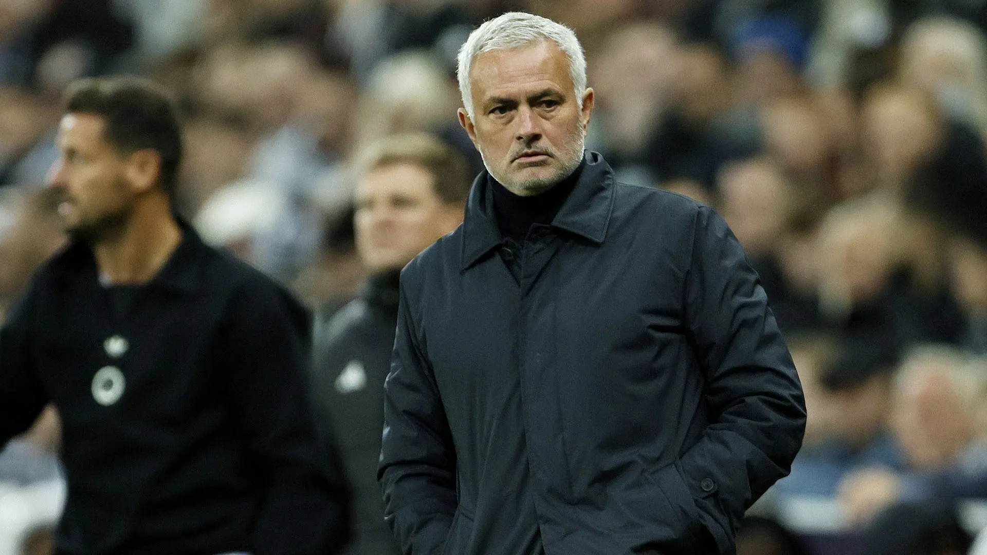 José Mourinho deve urgentemente trovare una soluzione ai problemi del Benfica
